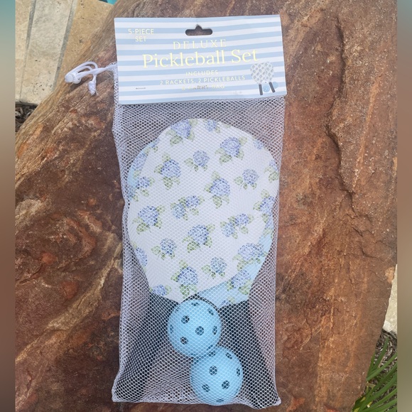 NEW! Deluxe Pickleball 5- Piece Set Includes Bonus Carrying Bag - Picture 1 of 3